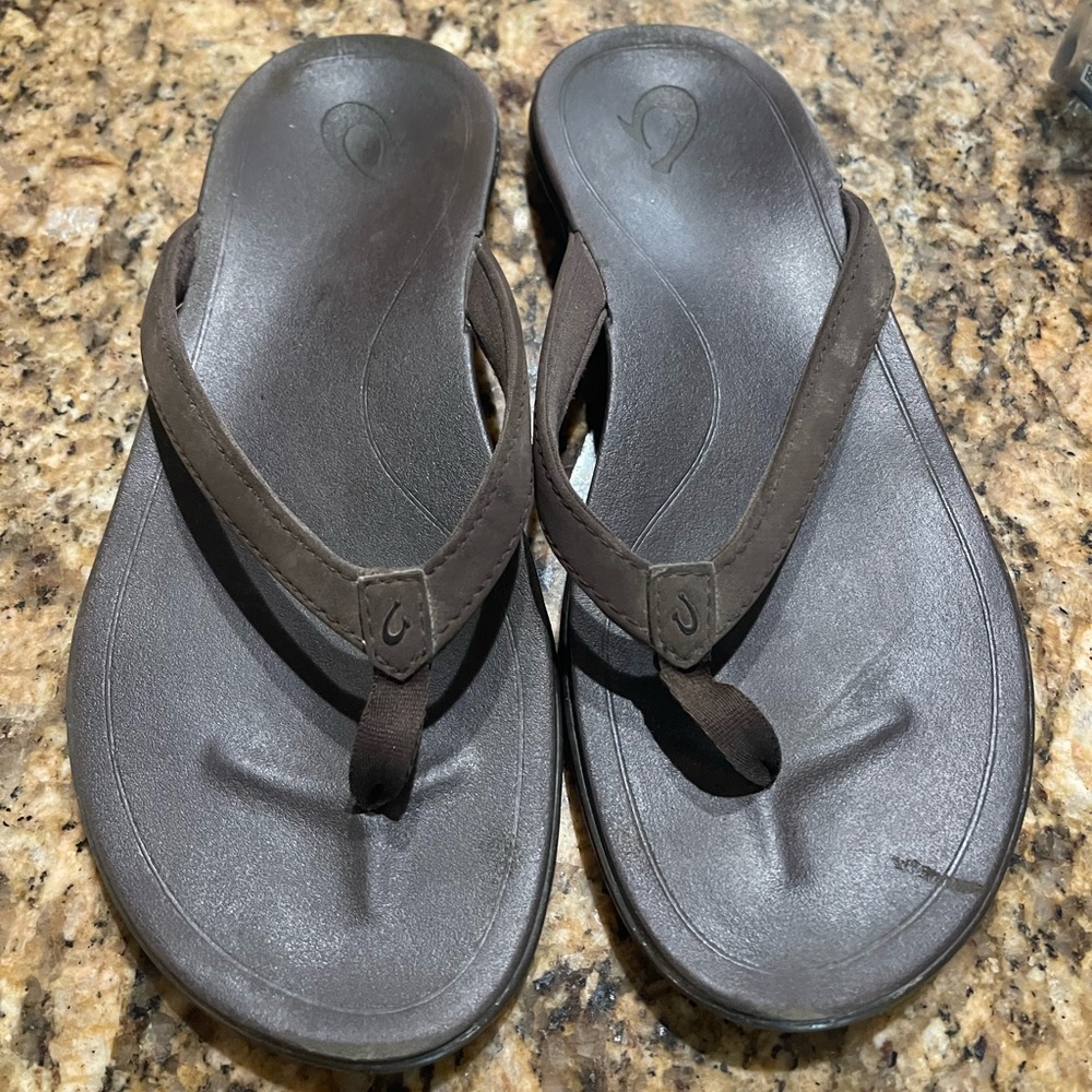 OluKai women’s flip flop sandals